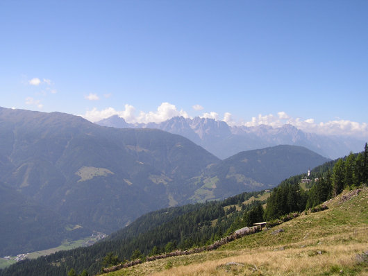 Der Blick in Richtung Südwesten mit den Lienzer Dolomiten.